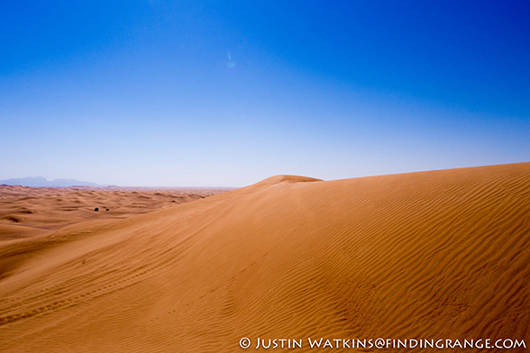 Snowboarding-in-desert-Dubai-Olympus-OM-D-E-M5-12mm-F2.0