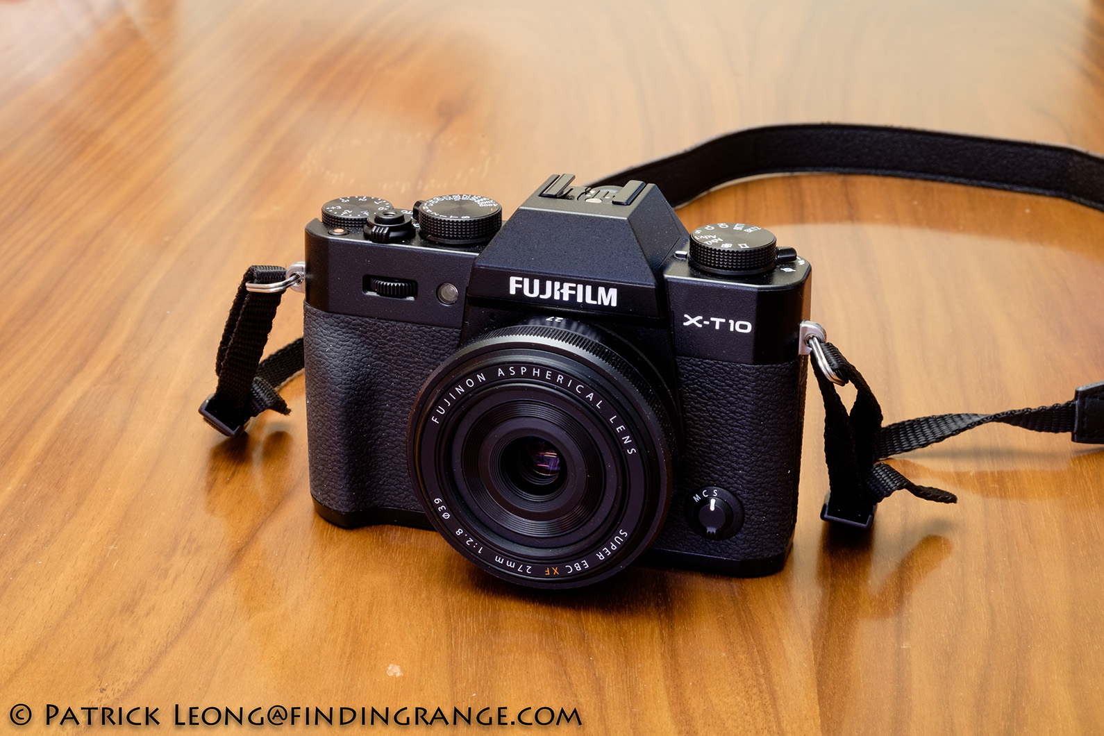 metro Rust uit hanger Fuji XF 27mm F2.8 Review: Pancake Lens For The X Series