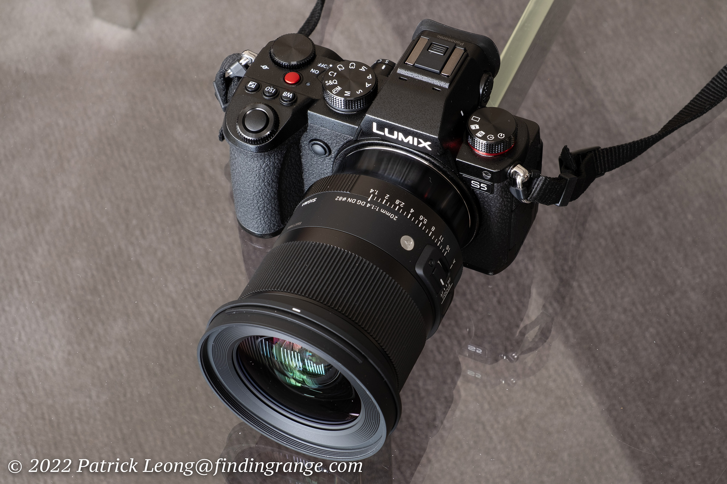 SIGMA 20F1.4 DG HSM/S （SAマウント）+Lマウントアダプタ-